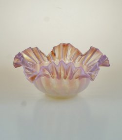 画像2: 桜貝色ガラスの花形フリル鉢
