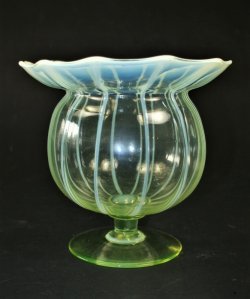 画像2: ヴァセリンガラスのケシの実型花器