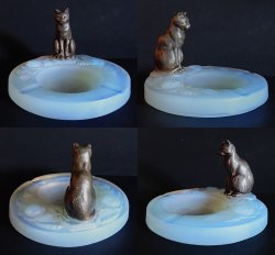 画像2: ブロンズの猫付きオパルセントガラスの灰皿