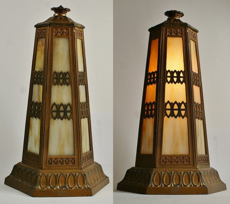 灯台型ステンドグラス風ランプ - アンティック 姉妹社