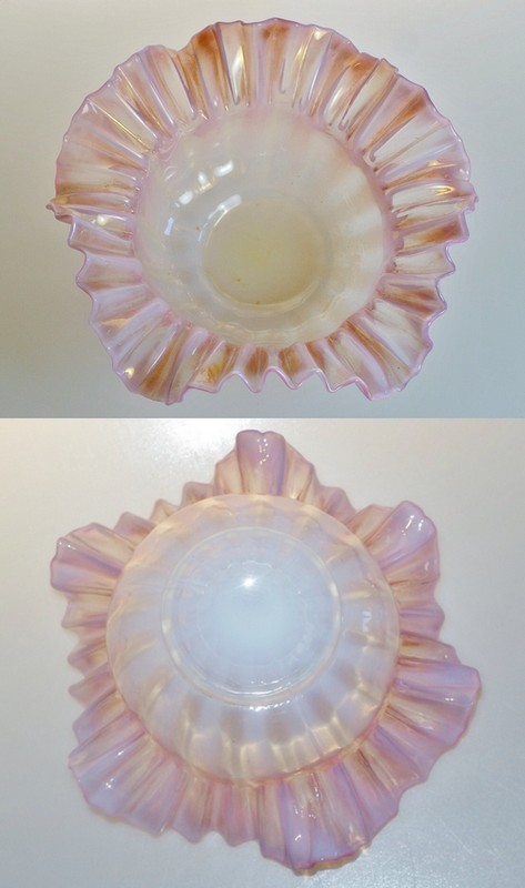 画像4: 桜貝色ガラスの花形フリル鉢 (4)